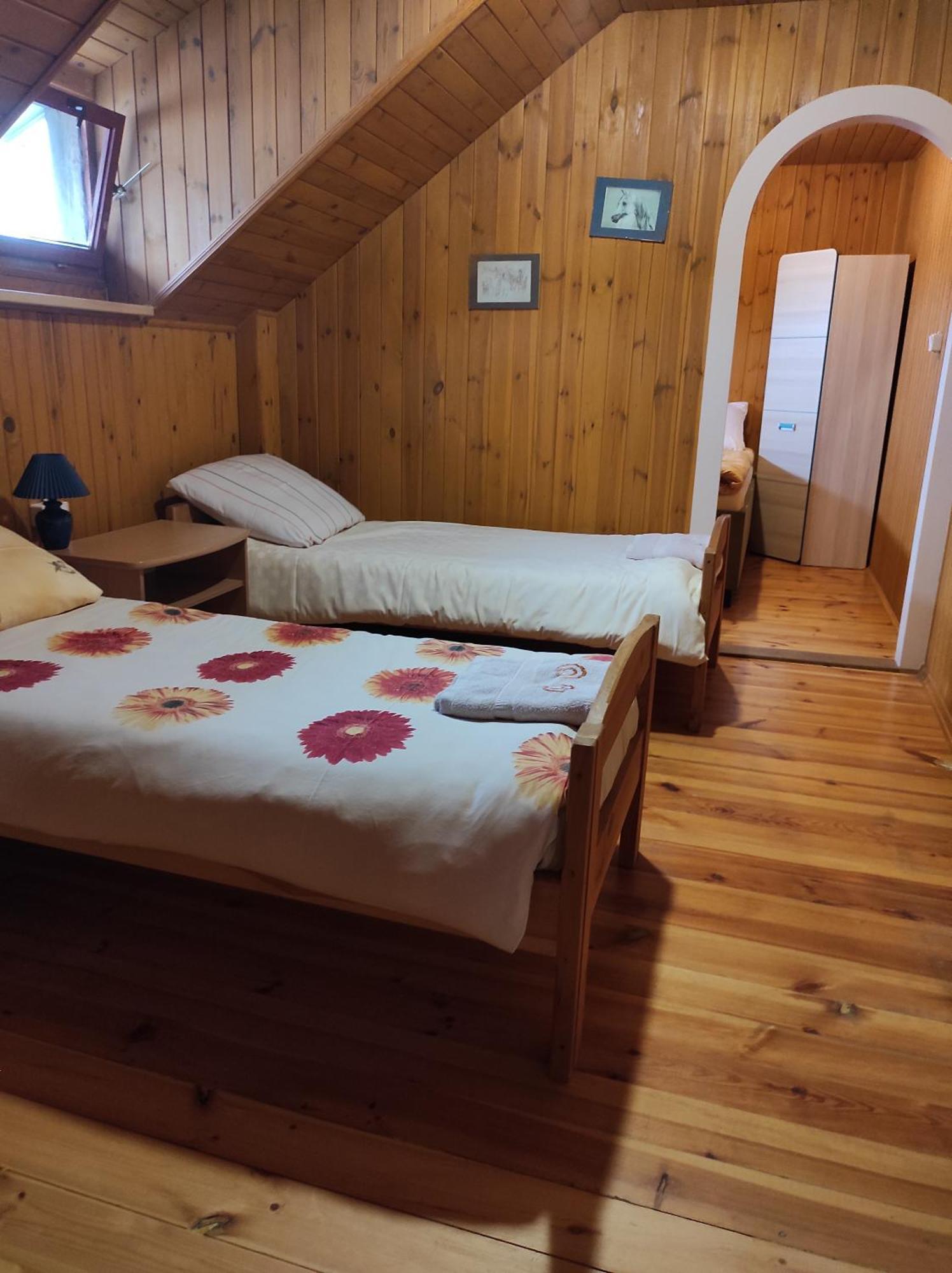 Stadnina koni Tarka Zwierzyniec Esterno foto