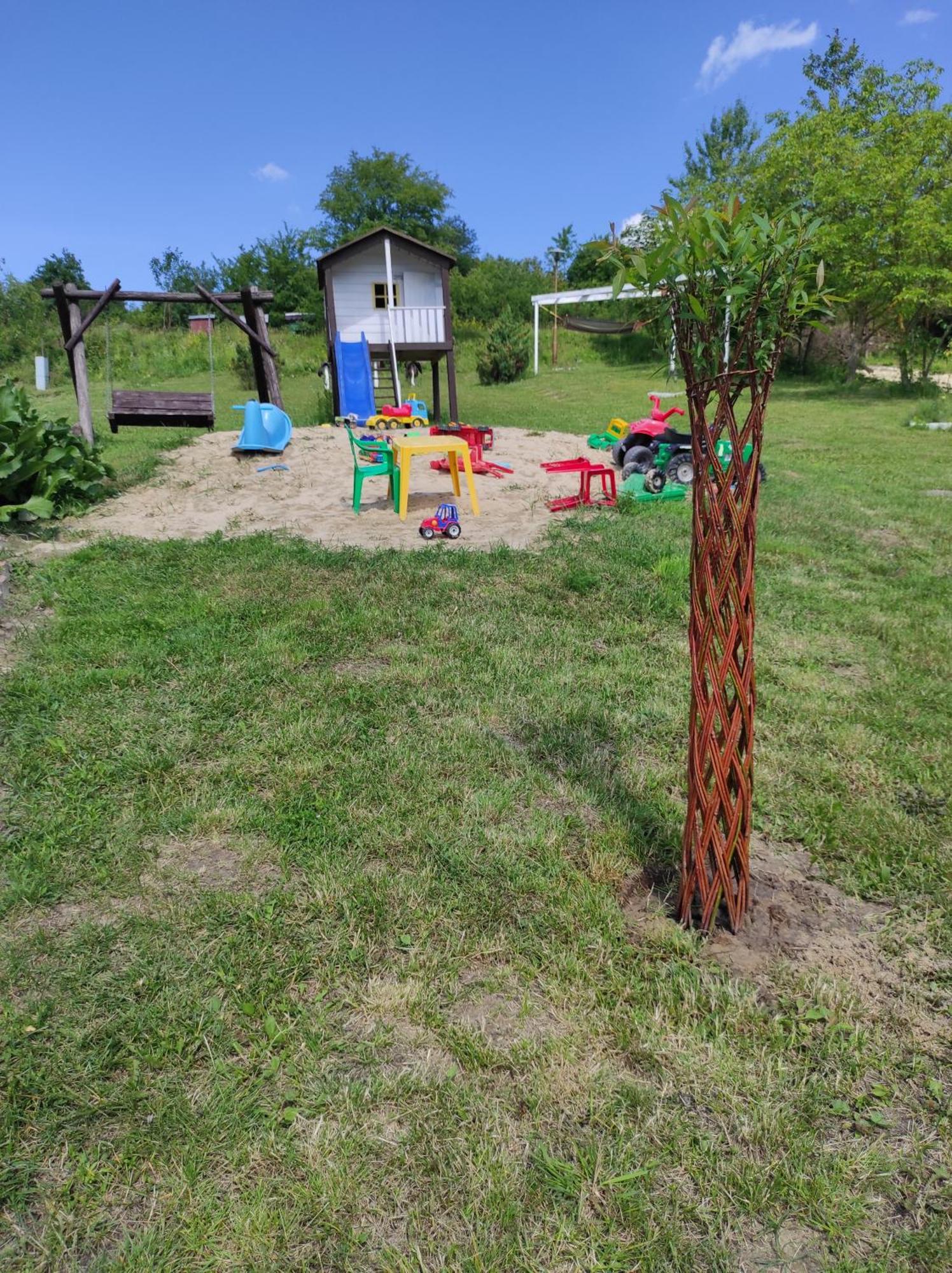 Stadnina koni Tarka Zwierzyniec Esterno foto